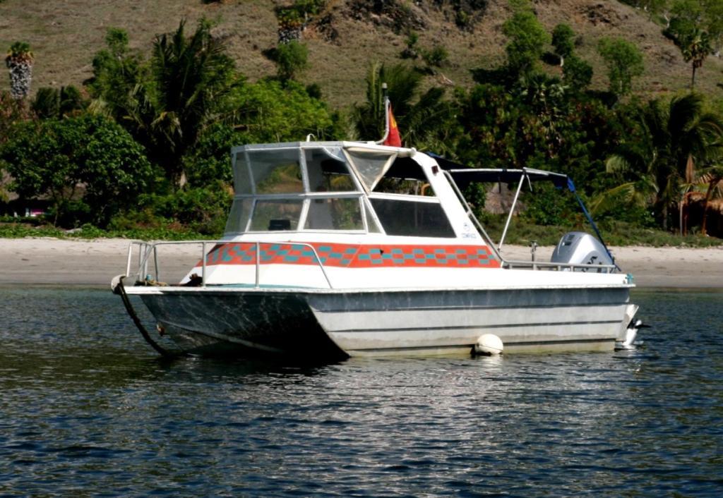 Compass Diving Resort Beloi Экстерьер фото